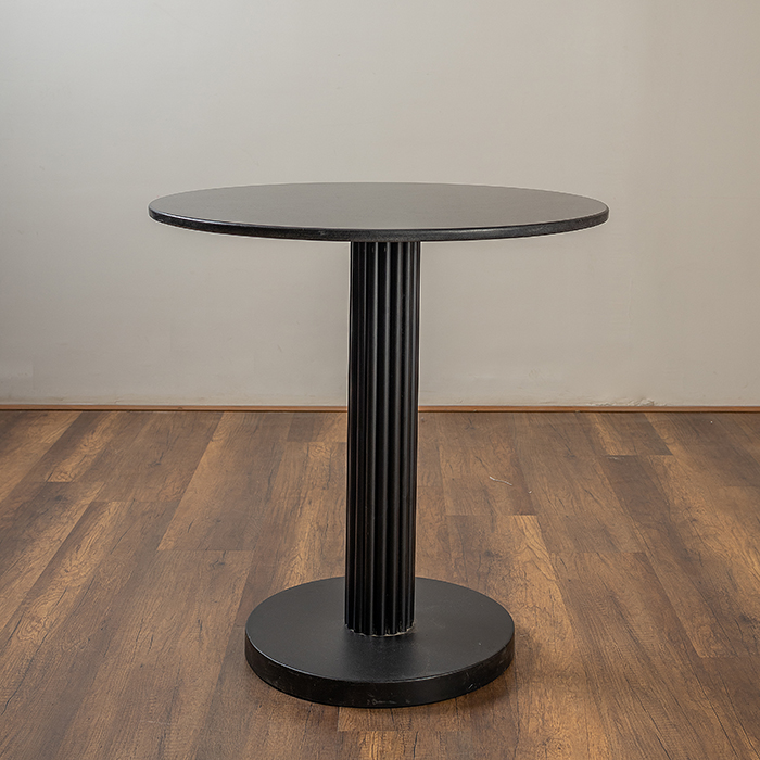 Nova Metal Table